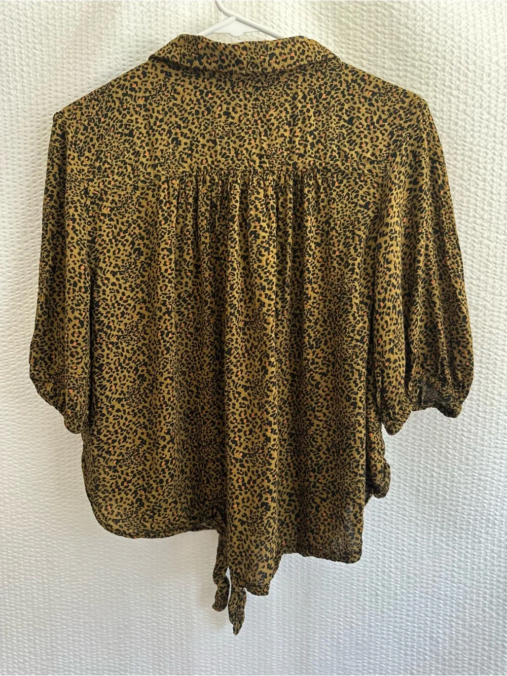 FREE PEOPLE Leopard Print Button Front Tie Hem Puff Sleeve Blouse Size Medium